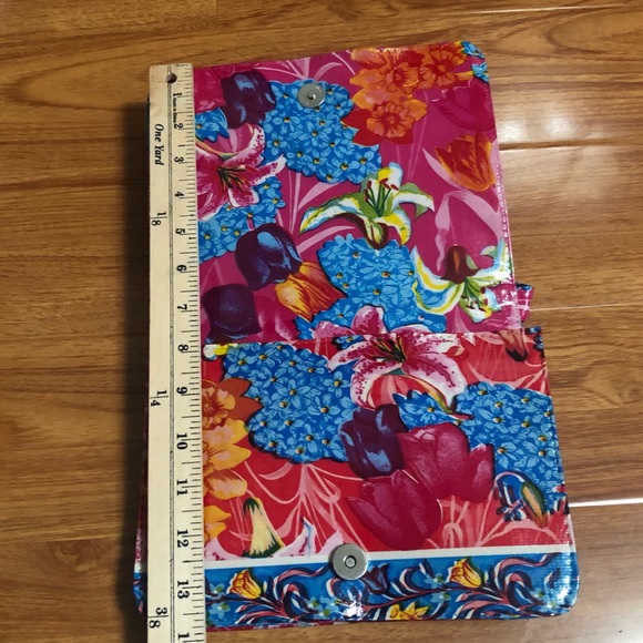 Mary Jane Bags Oilcloth Bag Clutch 3D Bow Detail Floral Fuchsia Wristlet - Picture 9 of 14